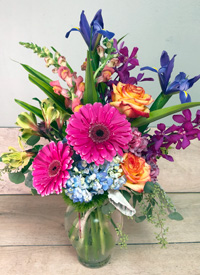 Classic colors floral arrangement