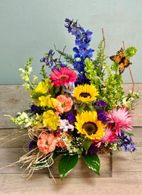 Wildflower chic floral arrangement